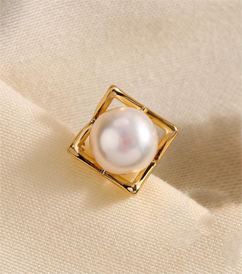 Genuine Freshwater Pearl Golden Cube Earrings