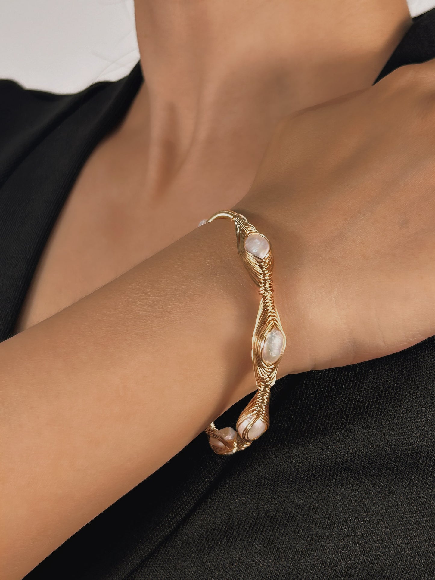 Genuine Freshwater Baroque Pearl Nice Bracelet (Limited Edition)