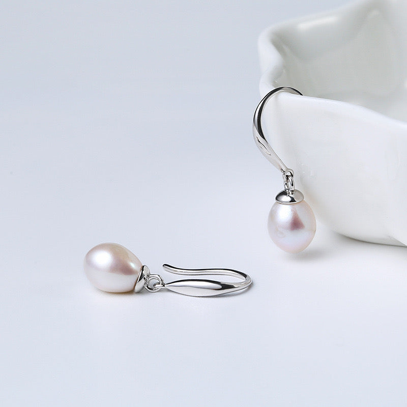 Genuine Freshwater Pearl Venus Earrings