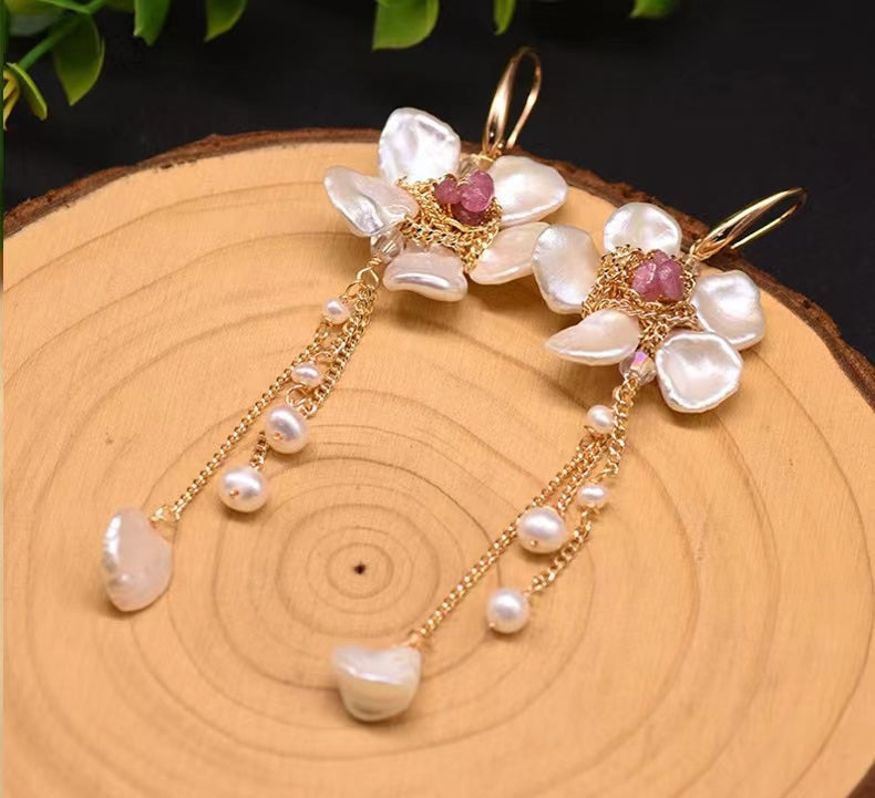 Genuine Freshwater Baroque Pearl / Genuine Freshwater Pearl Legacy Classic Earrings