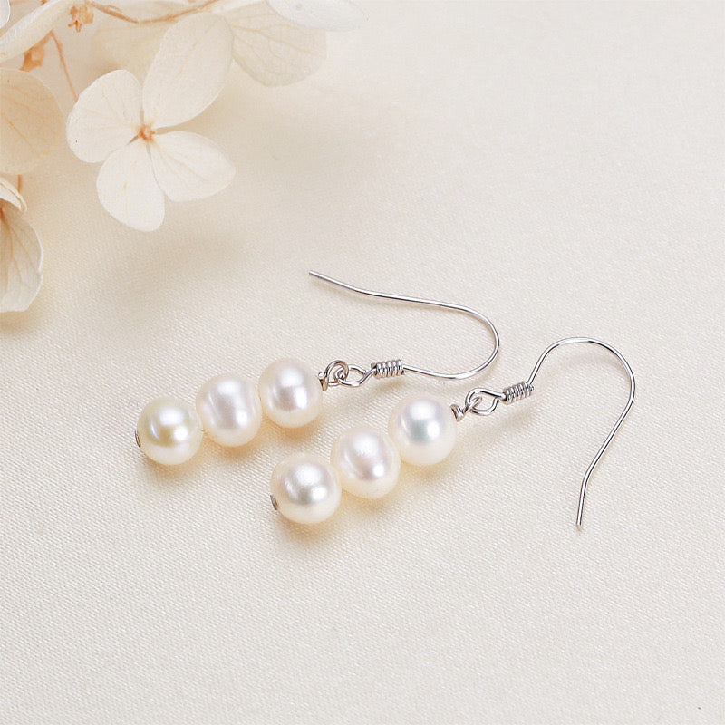 Solid S925 Silver Genuine Freshwater Pearl Gourd Earring
