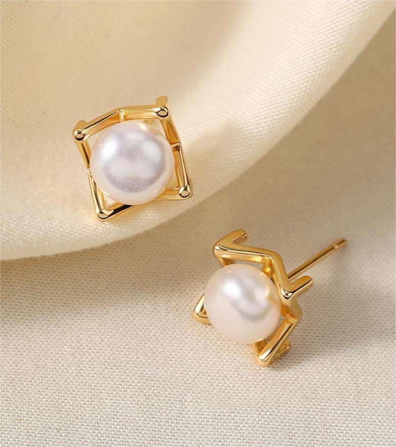 Genuine Freshwater Pearl Golden Cube Earrings