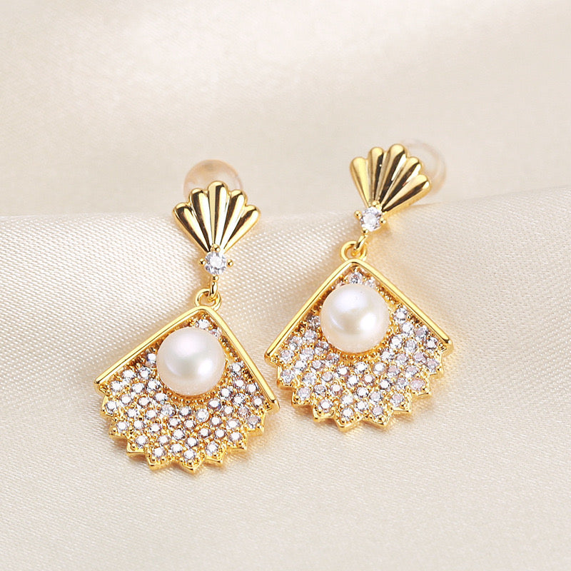 Brass Plated with 18K Gold Genuine Freshwater Pearl Fan Shell Earrings