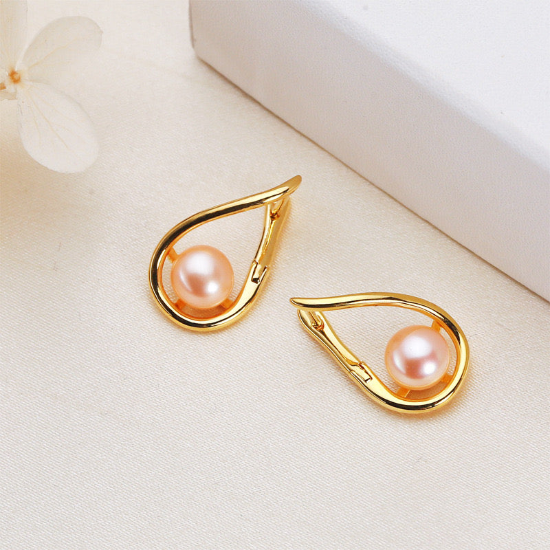 Brass Plated with 18K Gold Genuine Freshwater Pearl Eve Earrings