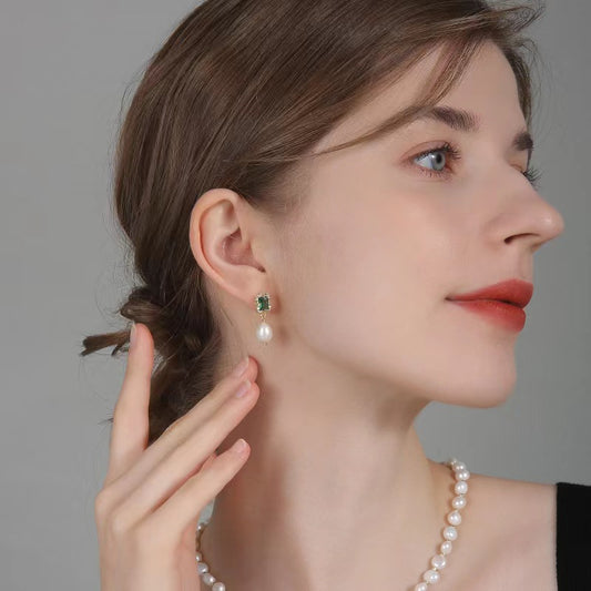 Genuine Freshwater Pearl Greenwish Earrings