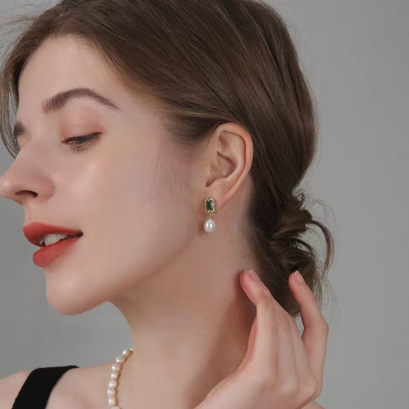 Genuine Freshwater Pearl Greenwish Earrings