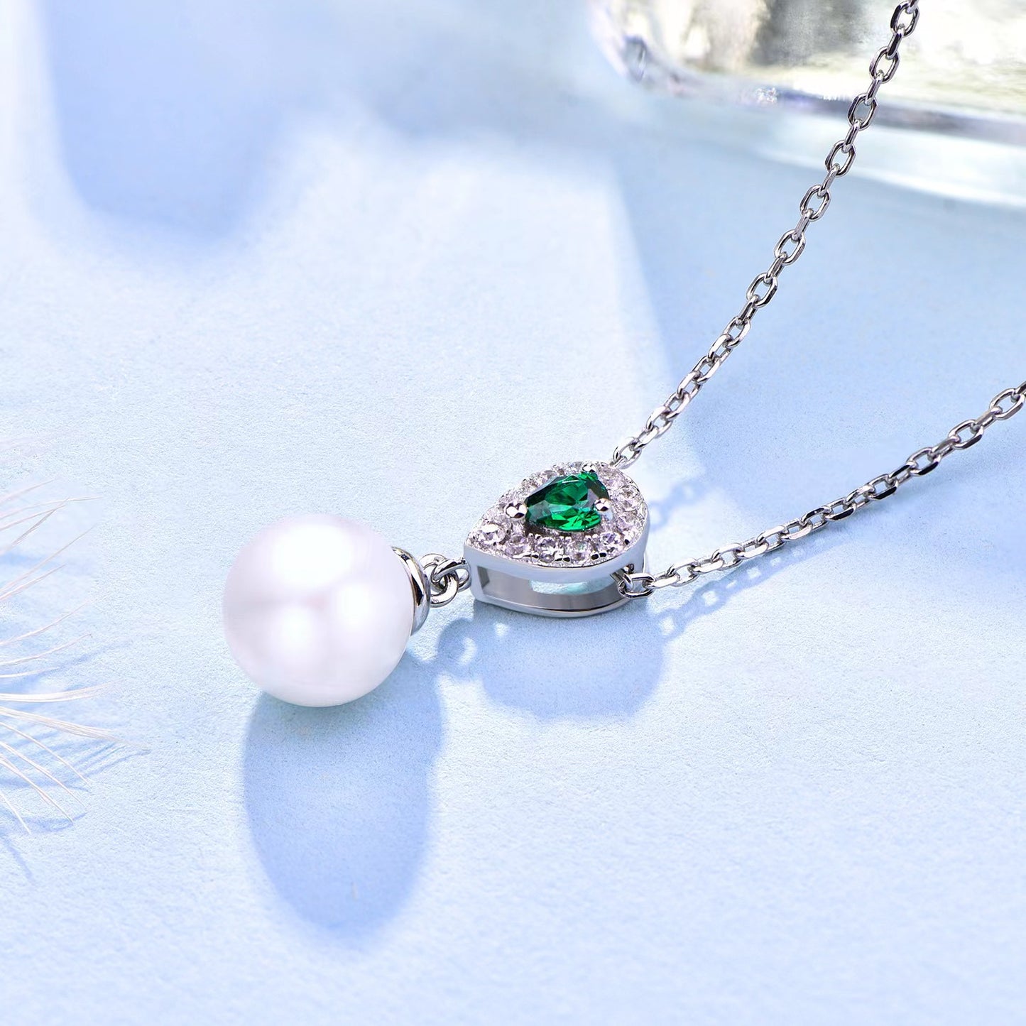 Genuine Freshwater Pearl Emerald Tear Necklace