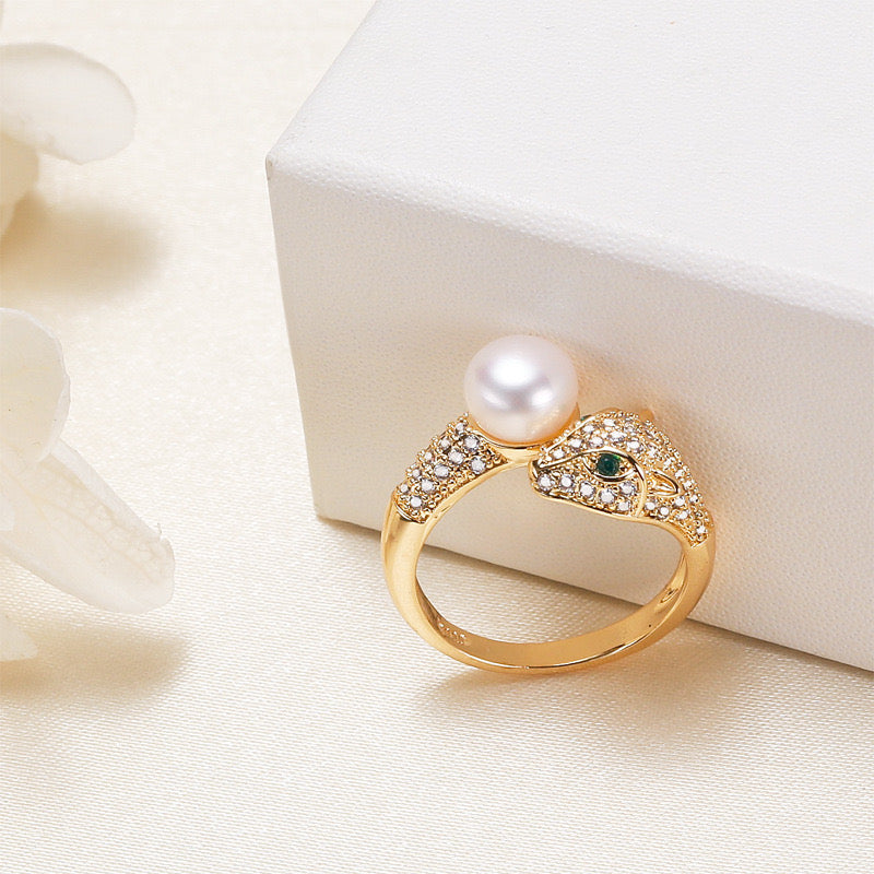 Brass Plated with 18K Gold Genuine Freshwater Pearl Leopard head Ring