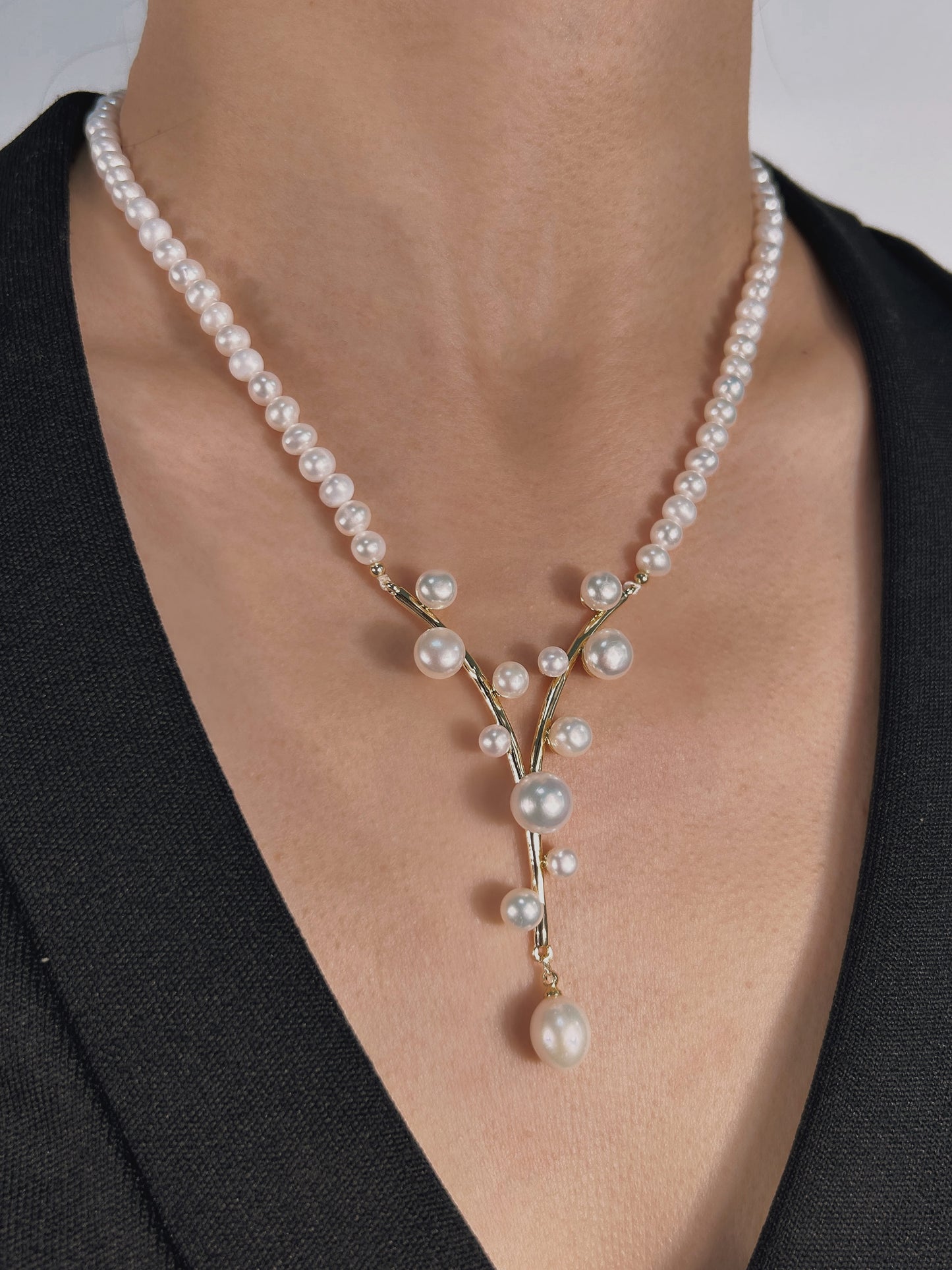 Genuine Freshwater Pearl Éblouissant Waltraud Necklace