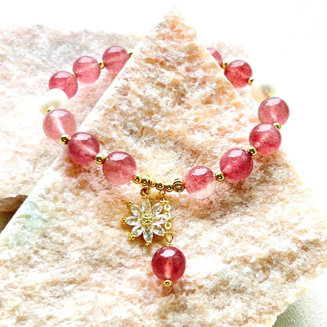 Red Strawberry Crystal & Freshwater Pearl Daisy Bracelet