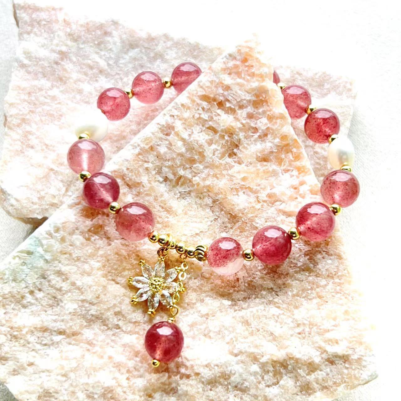 Red Strawberry Crystal & Freshwater Pearl Daisy Bracelet