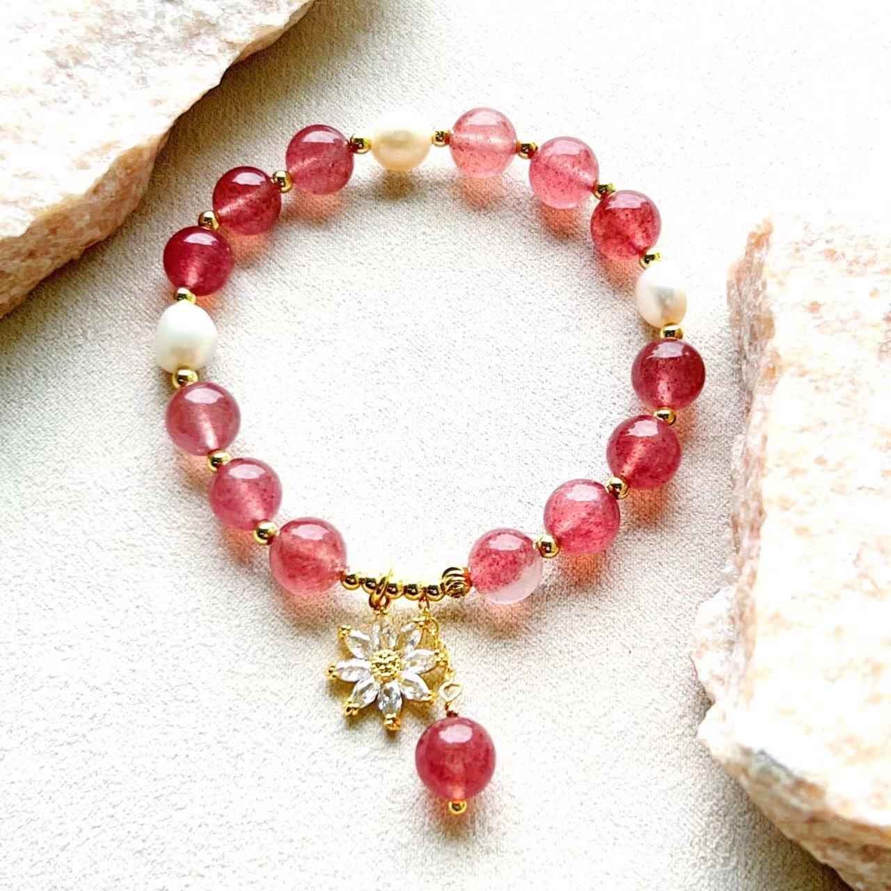 Red Strawberry Crystal & Freshwater Pearl Daisy Bracelet