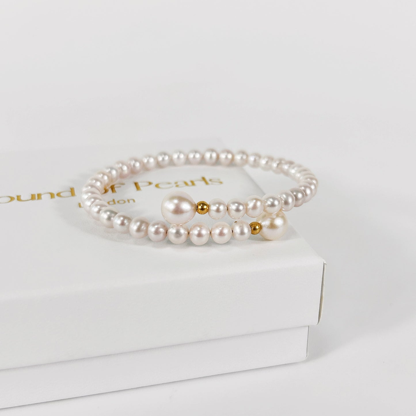 Solid 18K Gold Genuine Freshwater AAAA Pearl Peace Bracelet