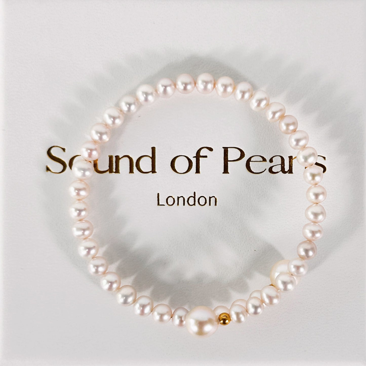 Solid 18K Gold Genuine Freshwater AAAA Pearl Peace Bracelet