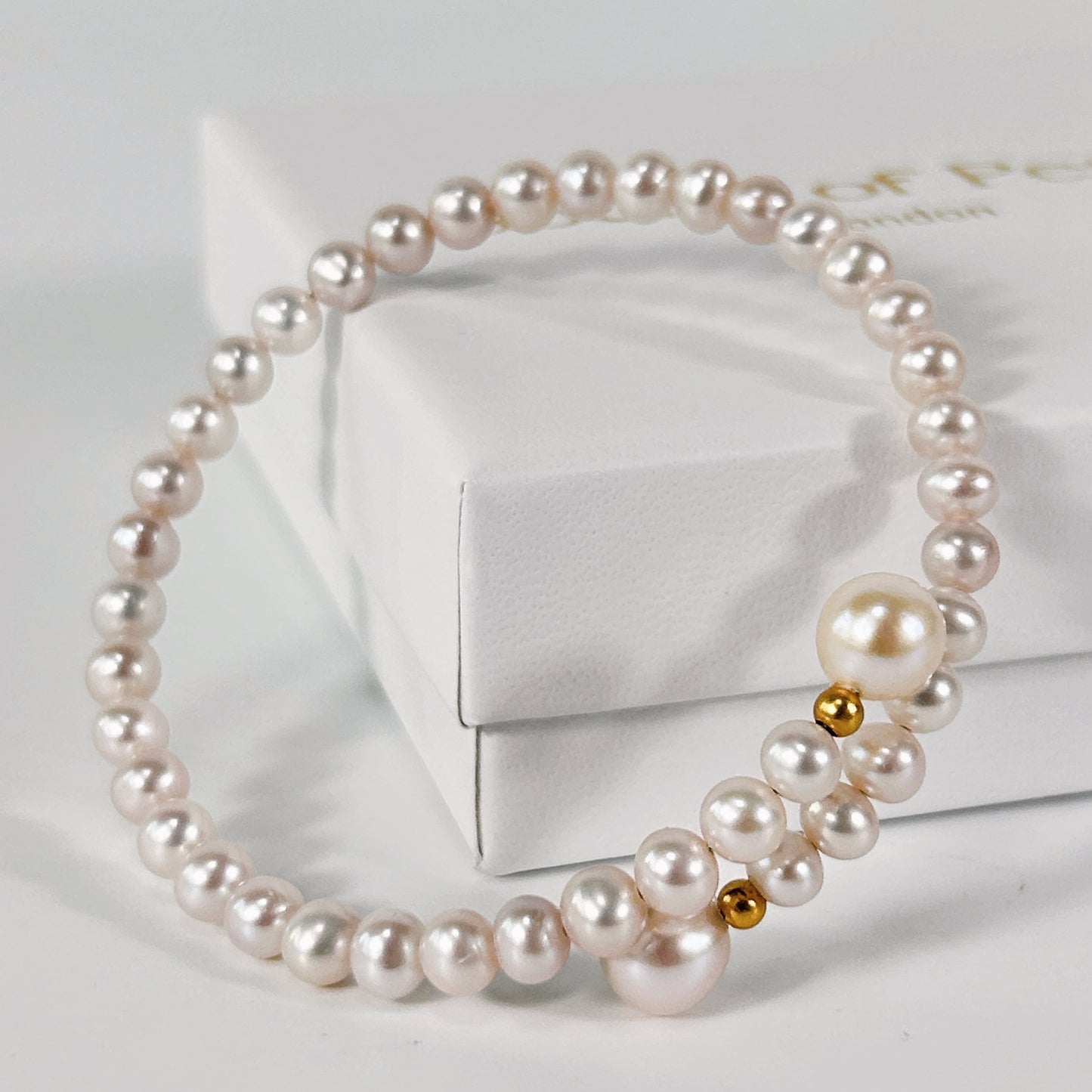 Solid 18K Gold Genuine Freshwater AAAA Pearl Peace Bracelet