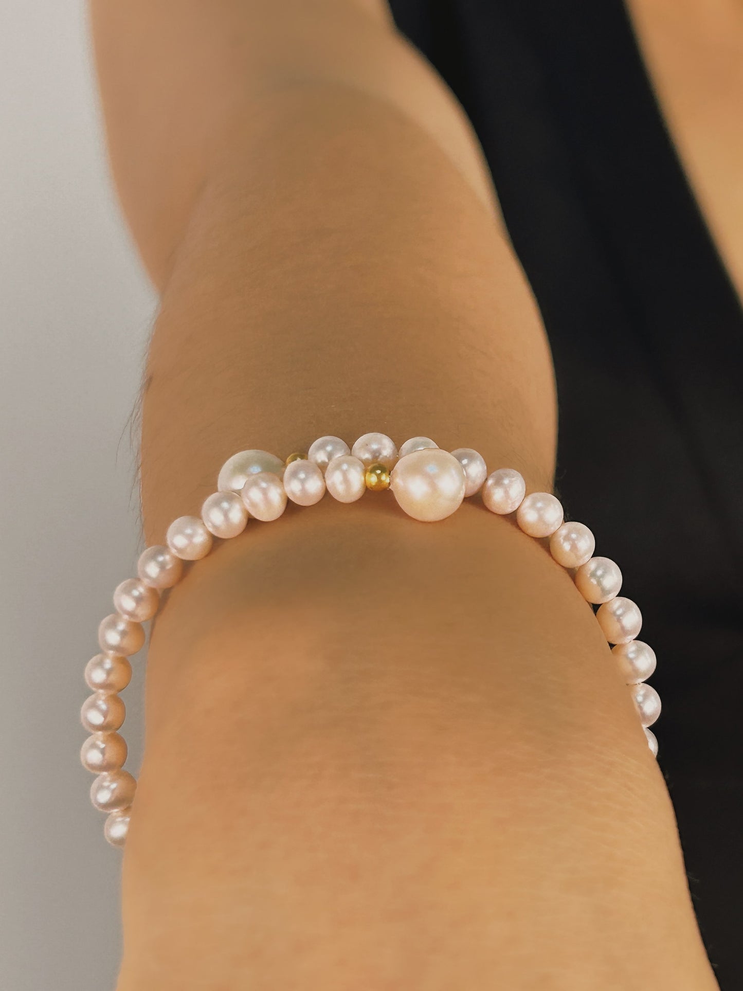 Solid 18K Gold Genuine Freshwater AAAA Pearl Peace Bracelet