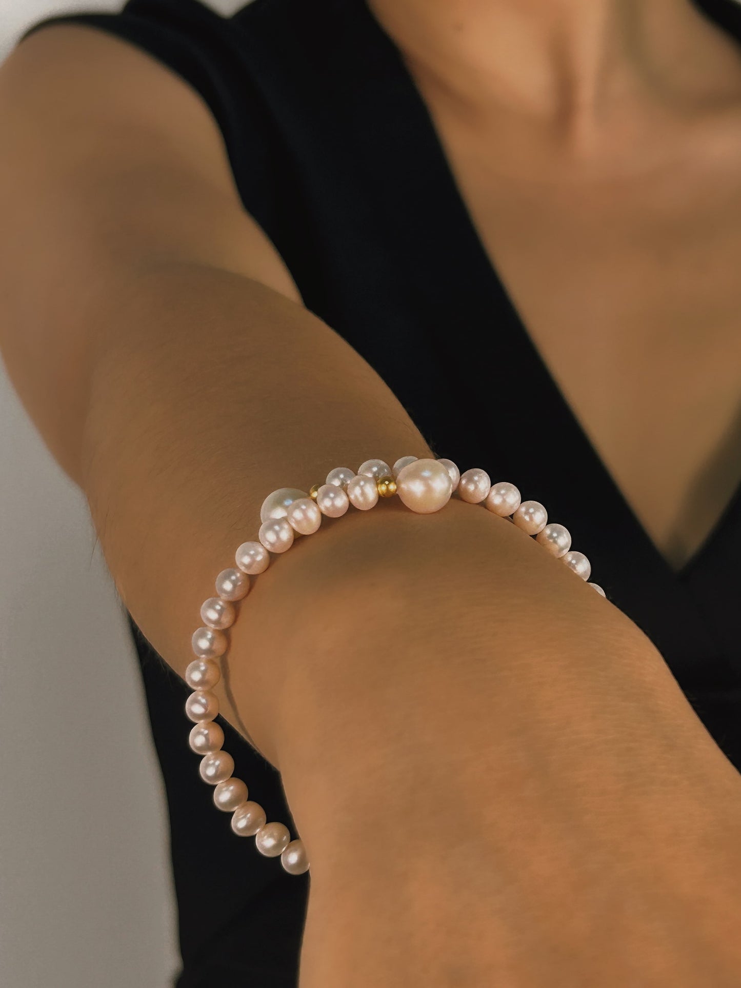 Solid 18K Gold Genuine Freshwater AAAA Pearl Peace Bracelet