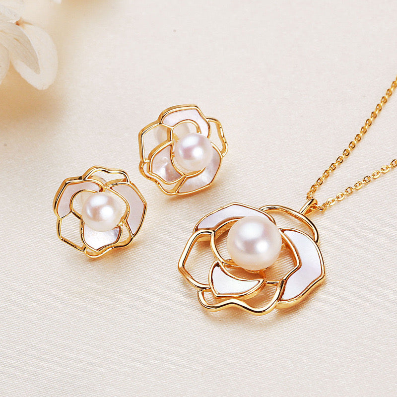 Brass Plated with 18K Gold Genuine Freshwater Pearl Camellia Set