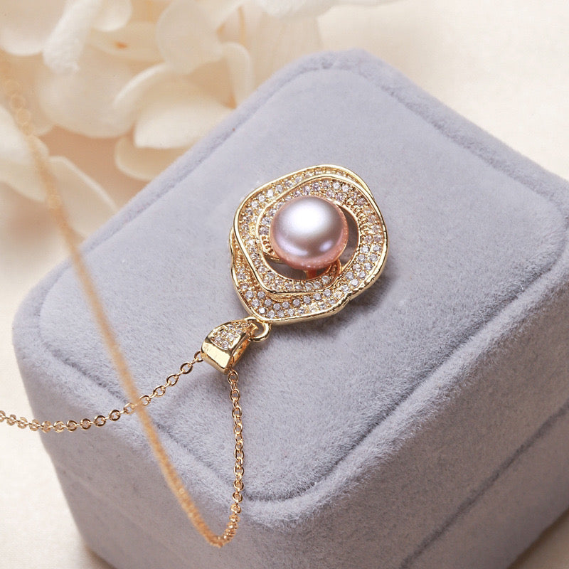 Brass Plated with 18K Gold Genuine Freshwater Pearl Ocean Rose Necklace