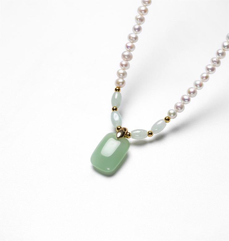 Genuine Freshwater Pearl Jade necklace