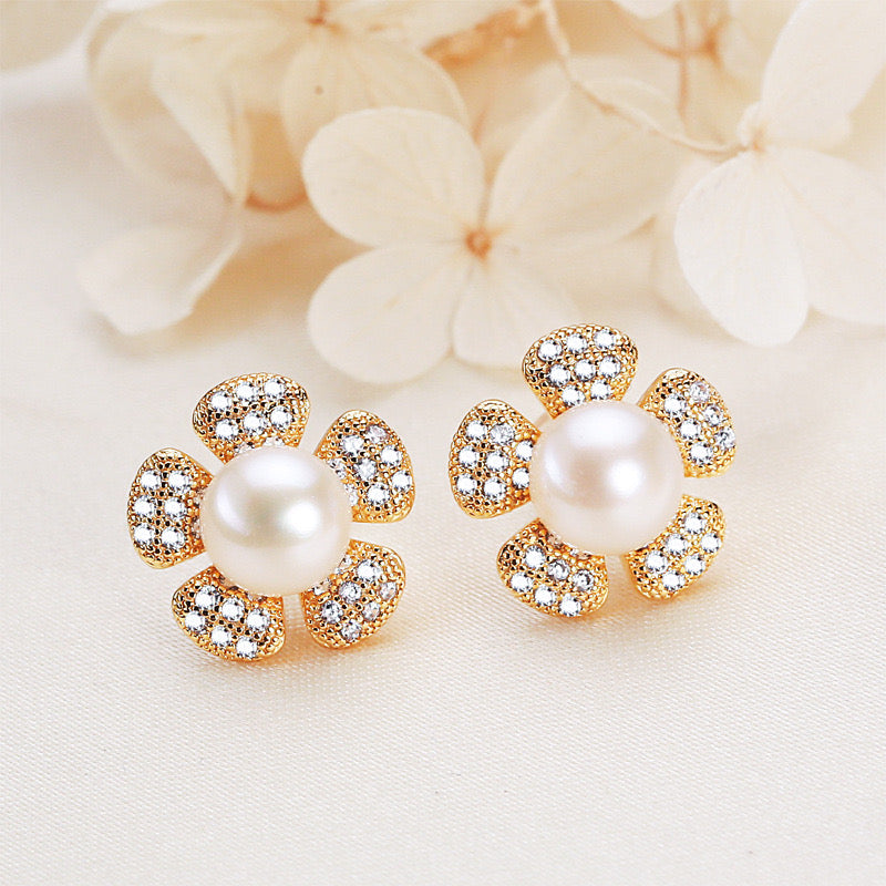 Brass Plated with 18K Gold Genuine Freshwater Pearl Eunice Earrings