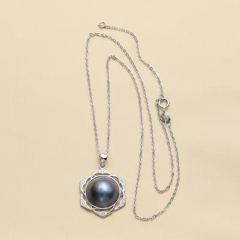 Genuine Tahitian Pearl Robaya Necklace