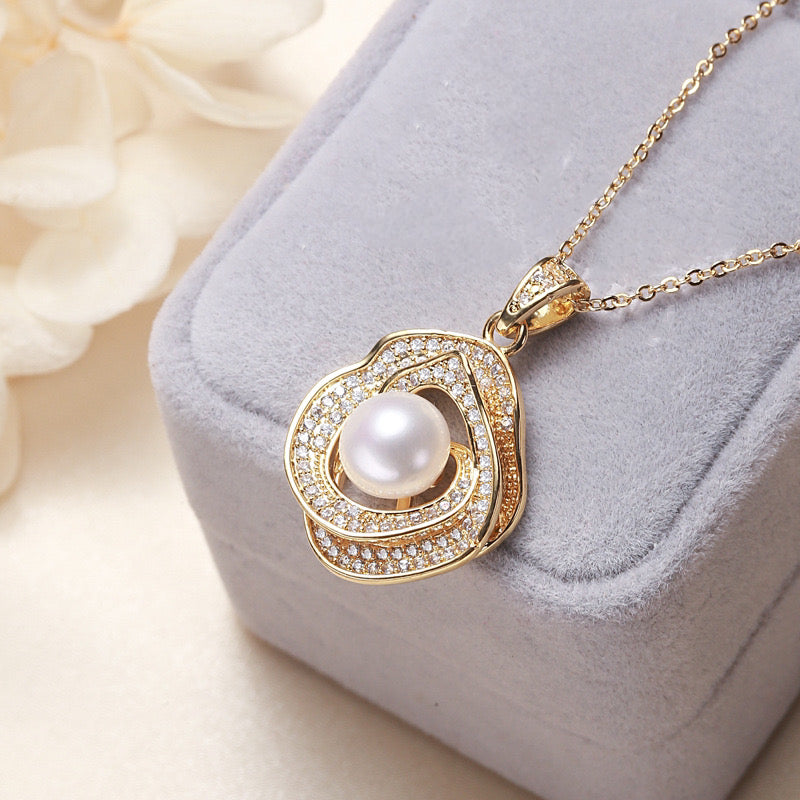 Brass Plated with 18K Gold Genuine Freshwater Pearl Ocean Rose Necklace