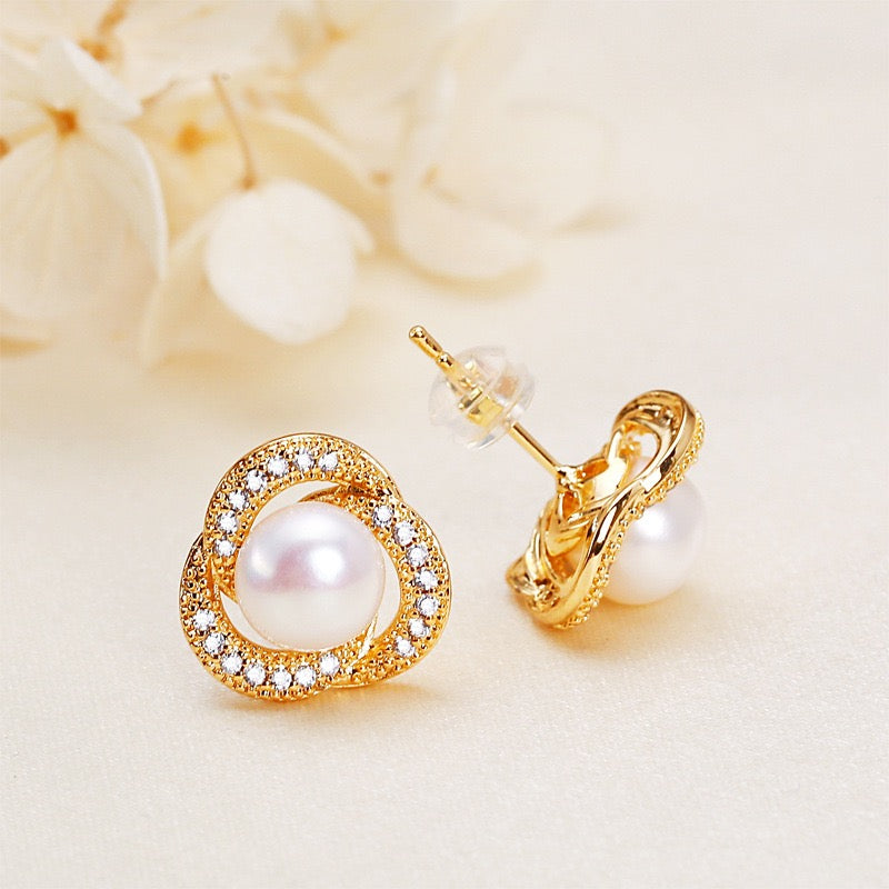 Brass Plated with 18K Gold Genuine Freshwater Pearl Loving Angle Set