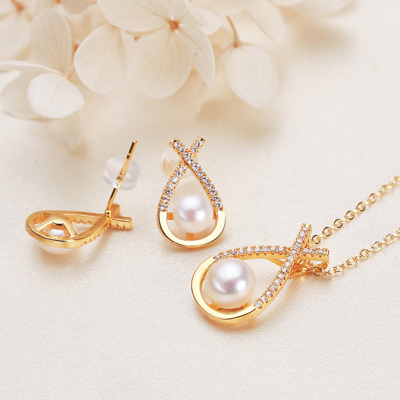 Brass Plated with 18K Gold Genuine Freshwater Pearl Dream Bow Set