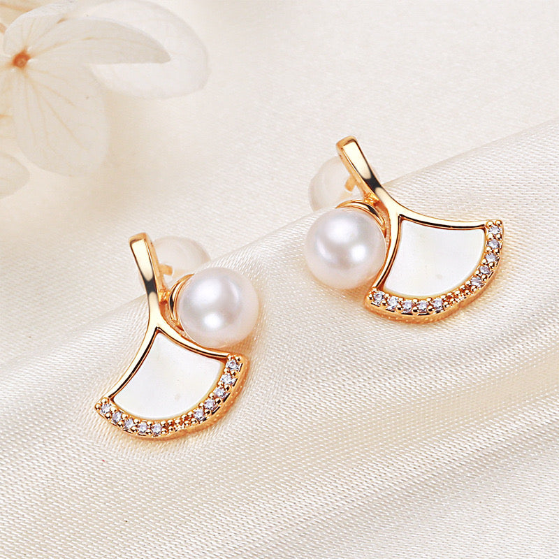 Brass Plated with 18K Gold Genuine Freshwater Pearl Lorraine Set