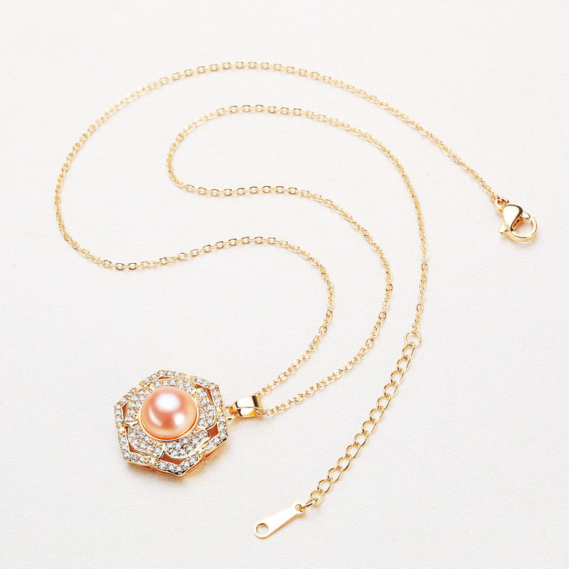 Brass Plated with 18K Gold Genuine Freshwater Pearl Ocean Rose Necklace