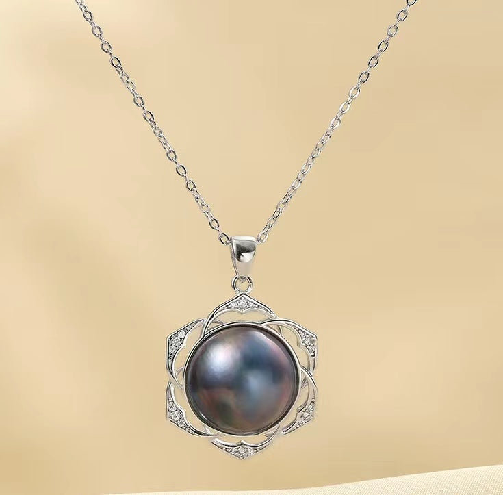 Genuine Tahitian Pearl Robaya Necklace