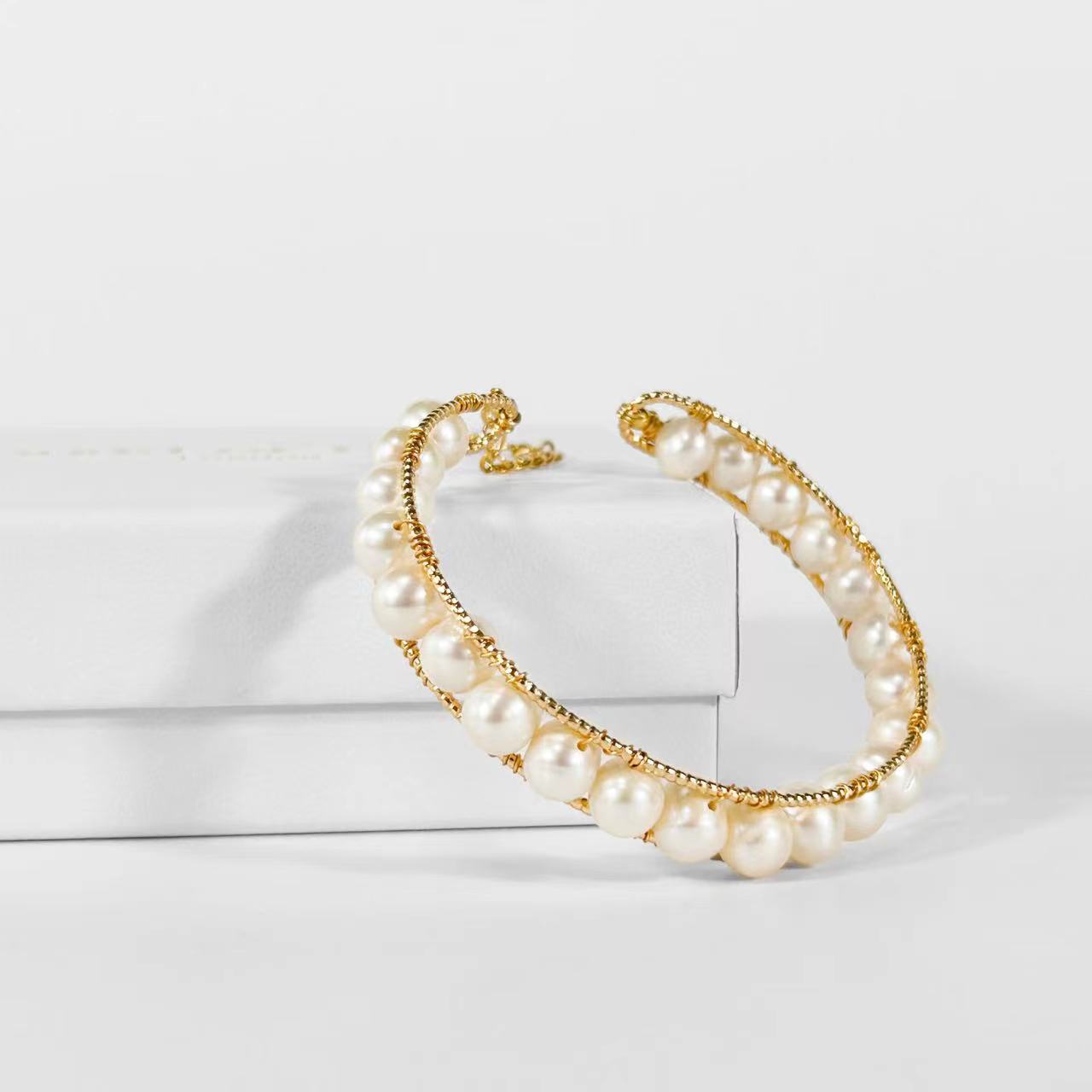 Genuine Freshwater Pearl Golden Divine Halo Bracelet
