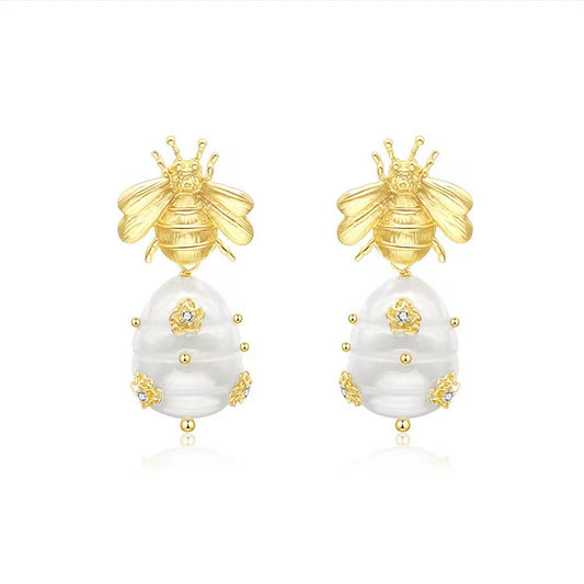 Genuine  Freshwater Baroque Pearl / Genuine Freshwater Pearl Bee Paradise Earrings