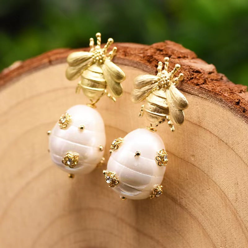 Genuine  Freshwater Baroque Pearl / Genuine Freshwater Pearl Bee Paradise Earrings