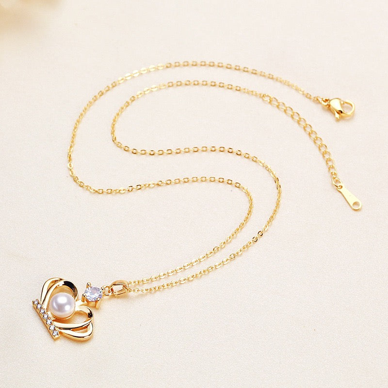 Brass Plated with 18K Gold Genuine Freshwater Pearl Crown Set