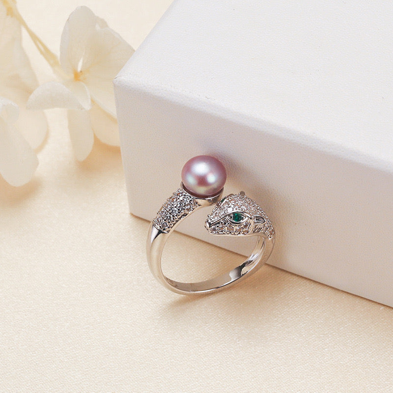 Brass Plated with 18K Gold Genuine Freshwater Pearl Leopard head Ring