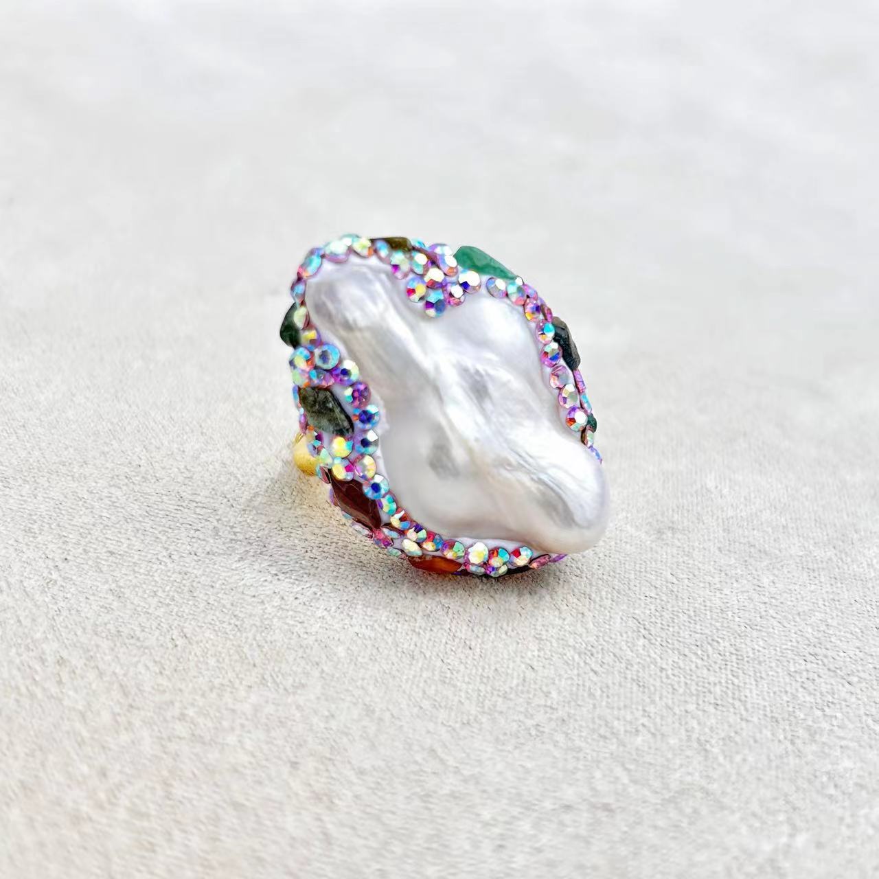 Genuine Natural Baroque Pearl & Natural Crystal Isse Ring