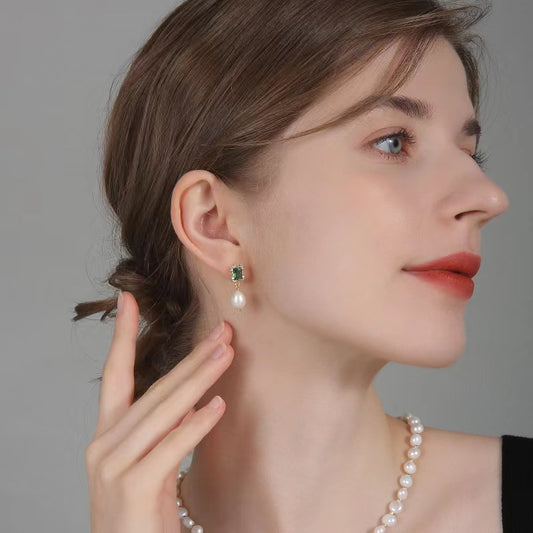 Genuine Freshwater Pearl Greenwish Earrings