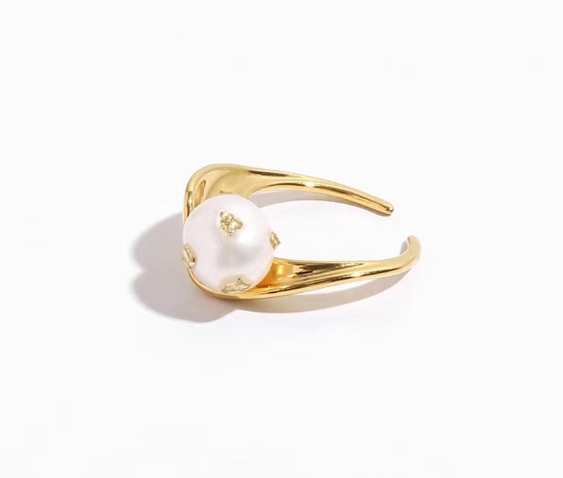 Genuine Freshwater Baroque Pearl Gold Grain Ring