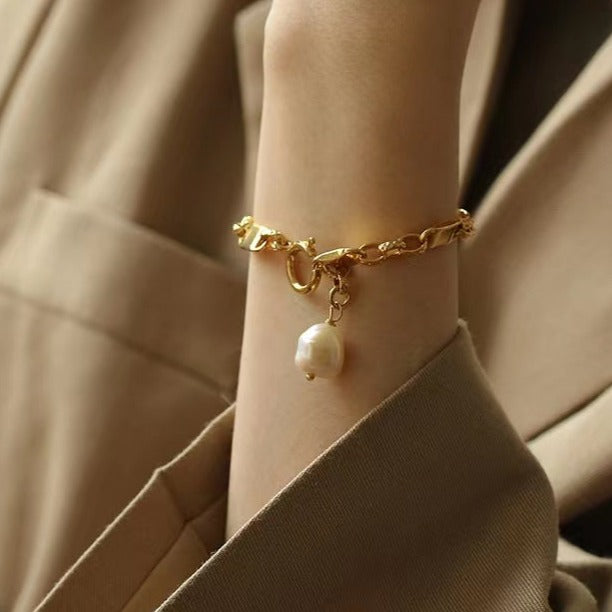 Genuine Freshwater Baroque Pearl Gold Lock Bracelet