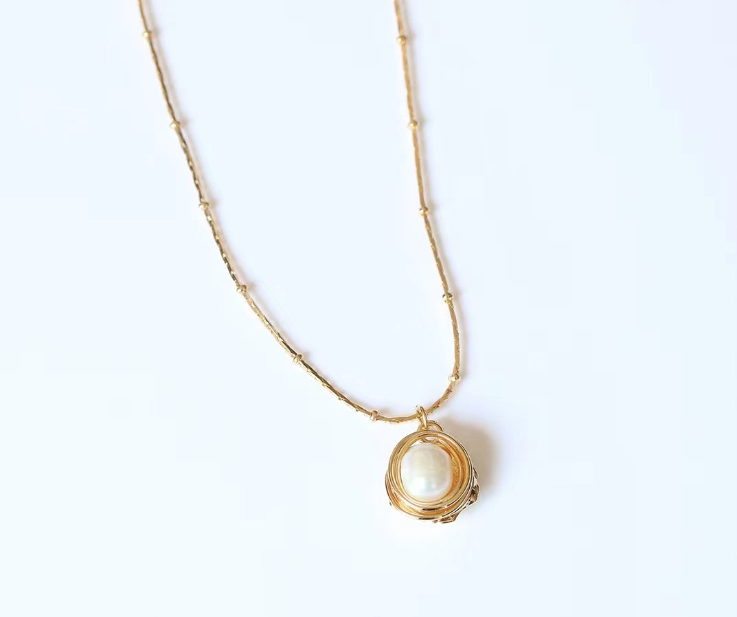 Genuine Freshwater Baroque Pearl Cave Necklace